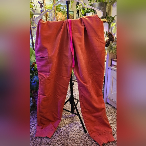 FIGS jogger scrub set - Picture 5 of 8